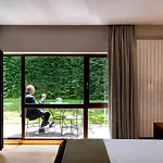 De 4*