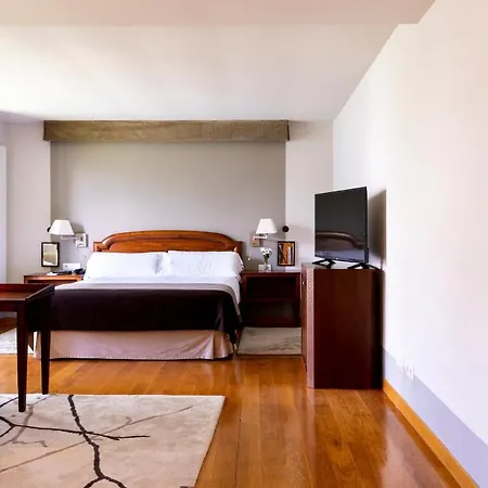 Hotel De 4*